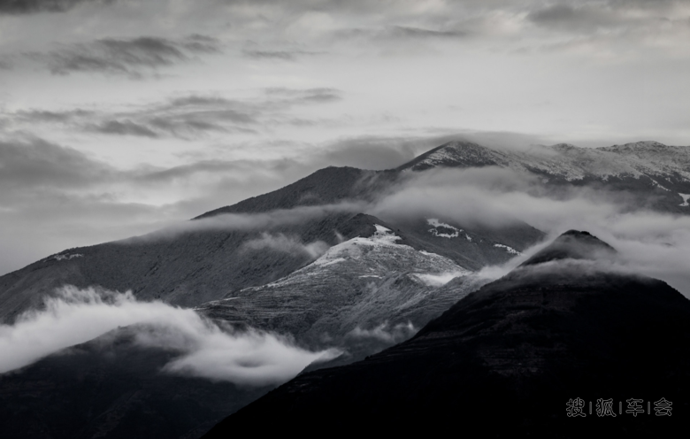 一路风尘带花雨,洋洋洒洒点凡尘---金川梨花季
