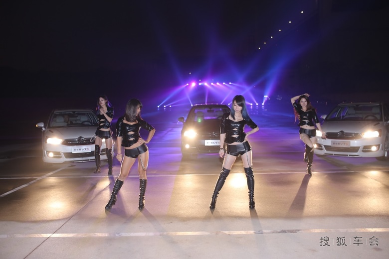[福利花絮]超级试驾员现场热舞表演