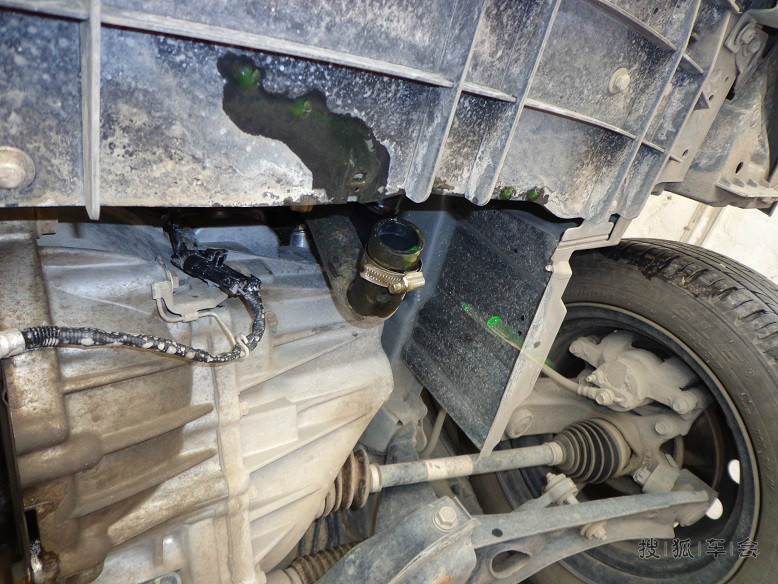 F0换空气、汽油滤清,换防冻液,装防护板作业。