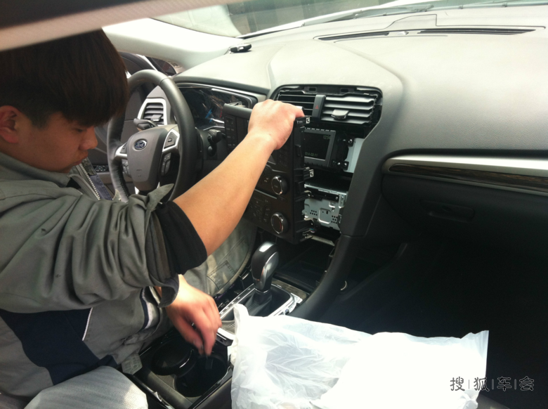 2.0时尚典雅白提车+徐港导航安装,义乌群号新