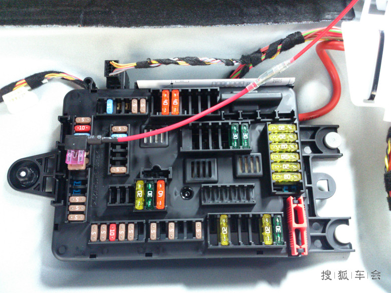 【DIY】行车记录仪接保险丝盒+行车录像_宝马