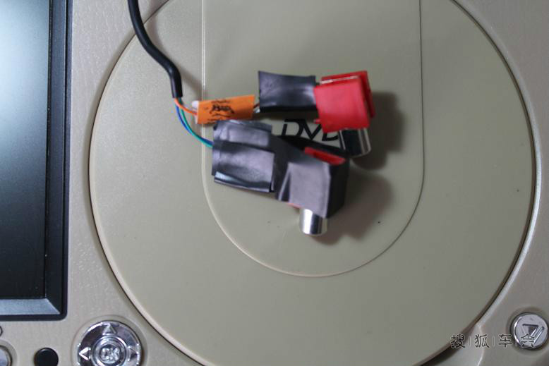 遮阳板显示器改造,与车载高清播放器和家用网