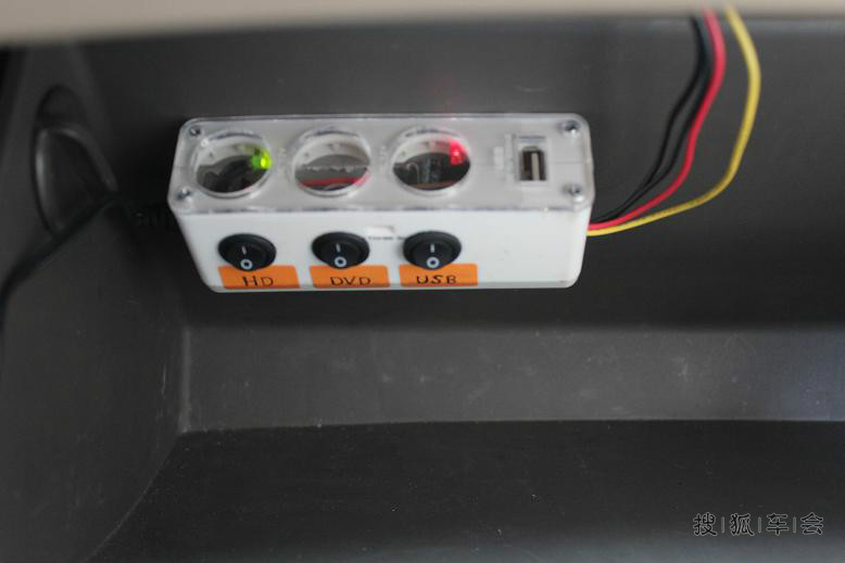 遮阳板显示器改造,与车载高清播放器和家用网