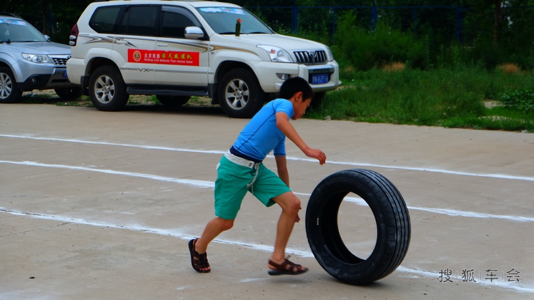搜狐汽车&中石化联名会员活动滚轮胎游戏现场