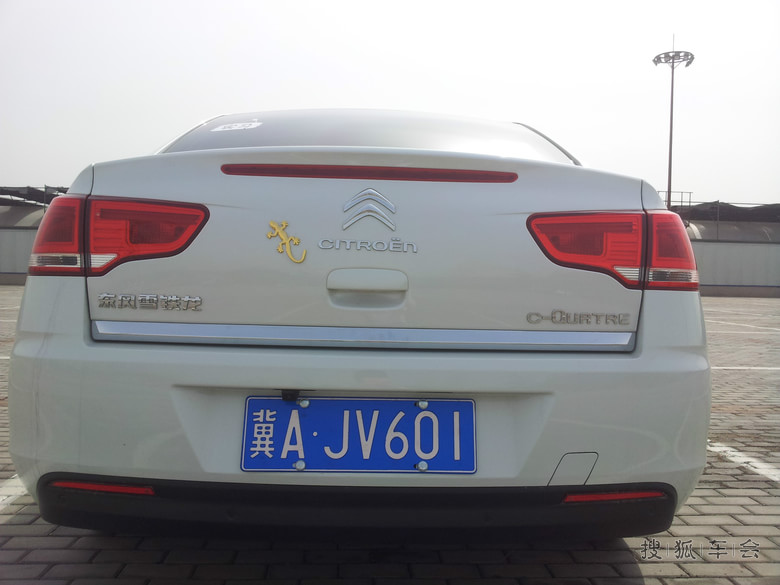 (上汽车之家首页啦)石家庄2013款珠光白双燃料