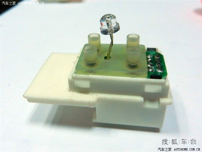 2010款老风云2增加三门车窗按键背光灯作业-