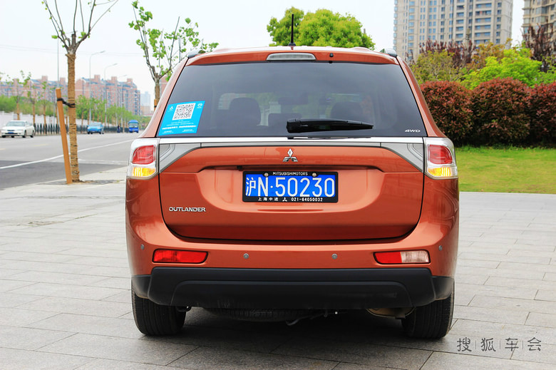 【注重空间\/油耗\/高科技】试驾2013款三菱欧蓝