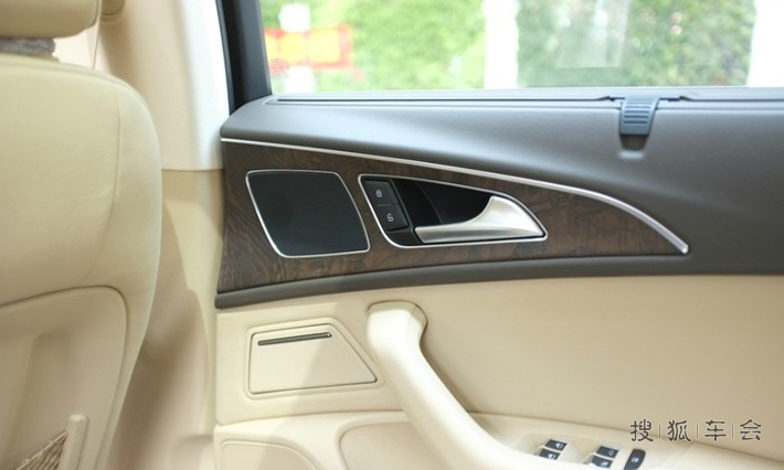 迪A6L岑木内饰改装,融合整车气质!深圳作业!_