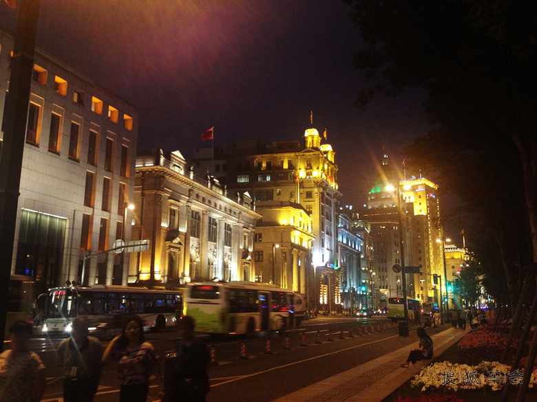 【淮车写手】感受大上海的繁华,外滩夜行记