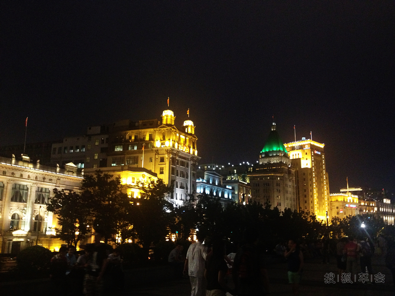 【淮车写手】感受大上海的繁华,外滩夜行记