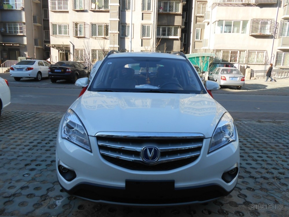 美女帅哥车上睡觉_美女和帅哥睡觉亲吻