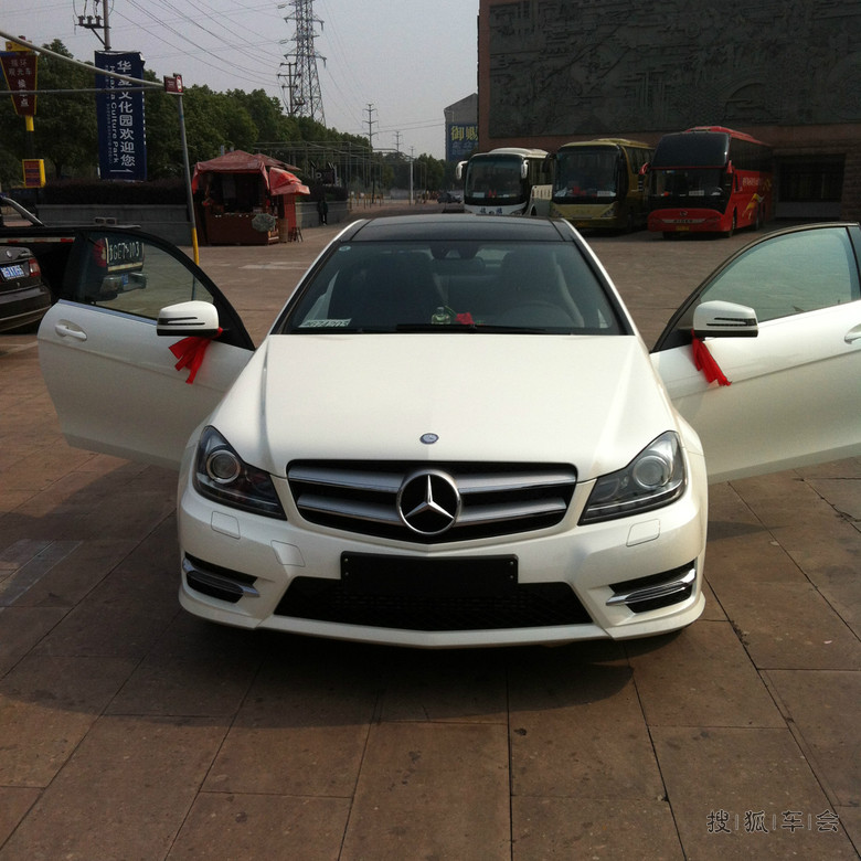 2013款梅赛德斯奔驰C180 coupe帅气提车作业