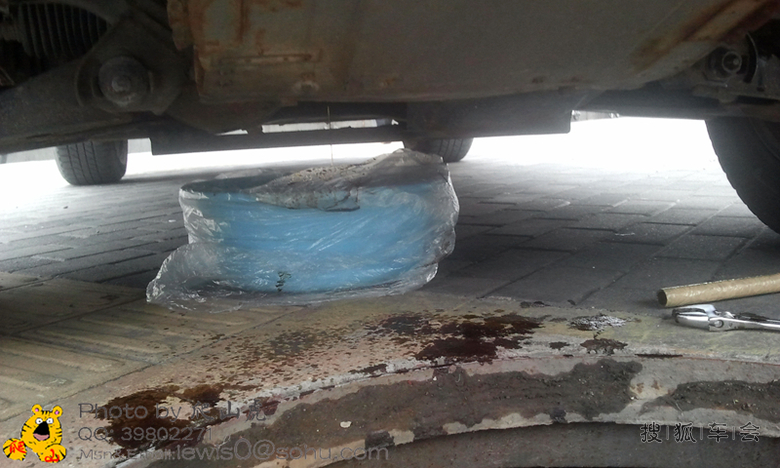 自己也能轻松换机油,不用地沟、升举架,更不用