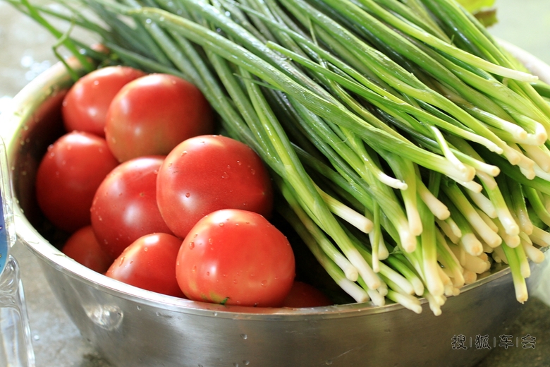 到青山绿水的地方吃农家饭