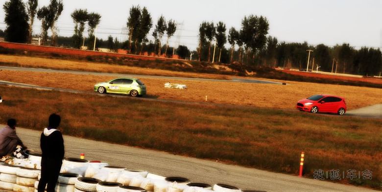 前驱车漂移 锐思月赛的第一次玩耍_标致206论