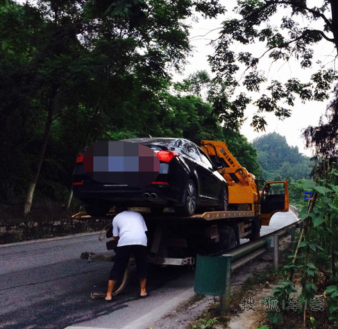 我在路上车子突然失去方向 , 今天准备去4s店