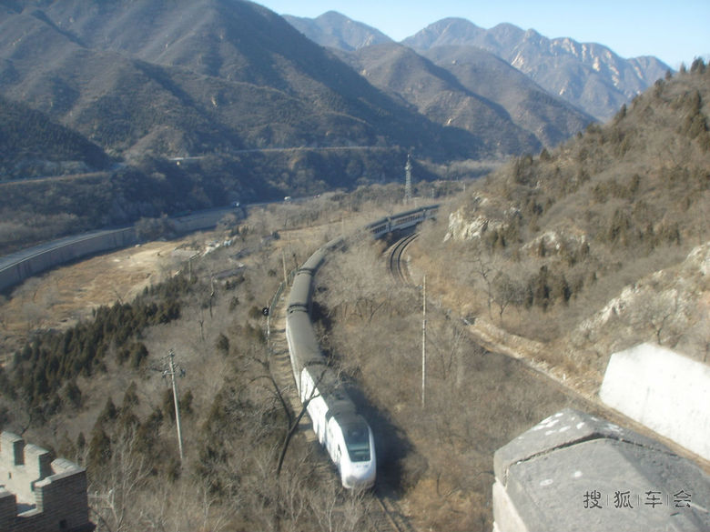 北京北站-延庆县城途经八达岭长城的长城和谐