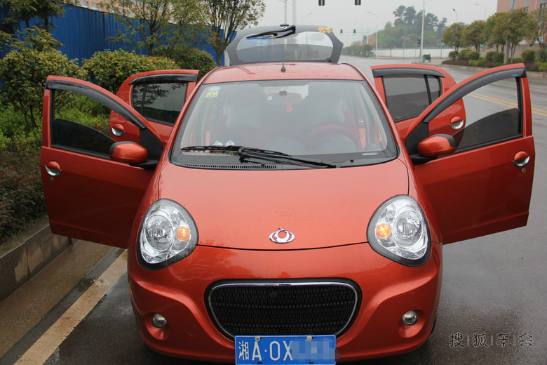 领着迟来一万公里的小橘猫跟大家打个招呼咯。