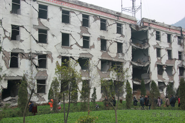 春节在家过年 四川自驾游一个都不能少_花冠车