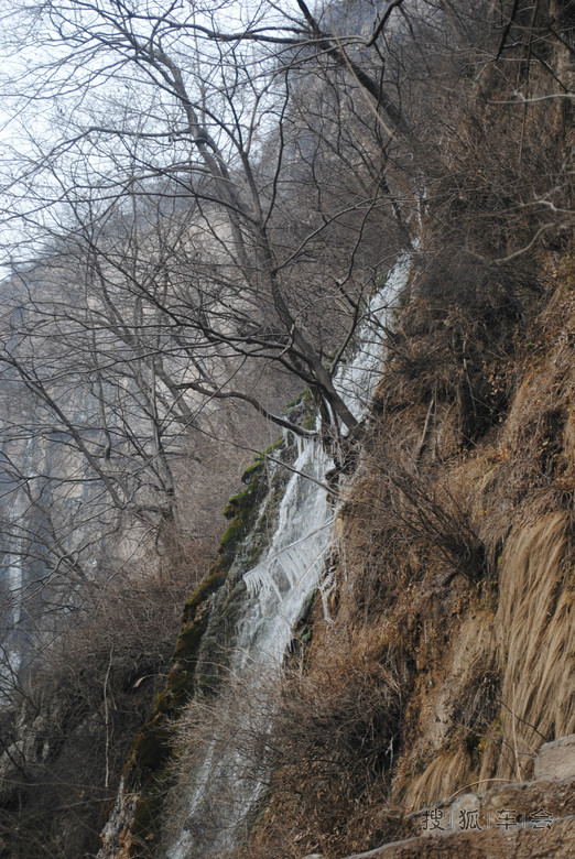 看冰挂!辉县西沟。深山里的冰挂!_Polo论坛