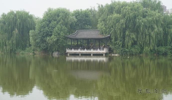 夏日情未了---这个夏天媳妇当车模的最后一档,