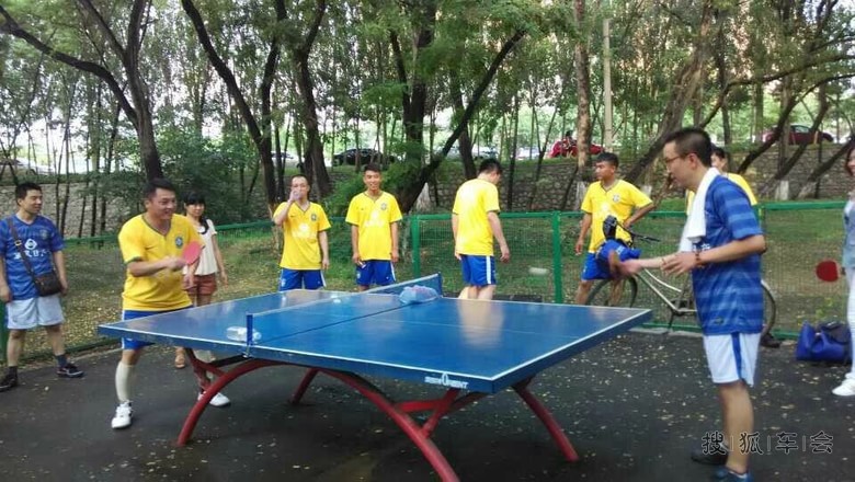 沈阳逍客车友会第一界足球比赛