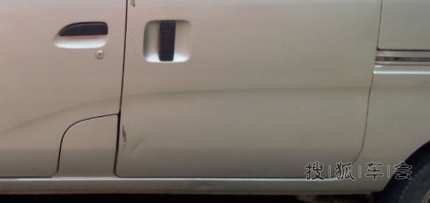 创业小伙批发水果的时候看上了水果店的货车