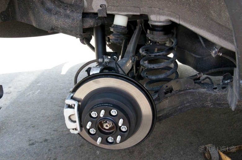 2012奇骏改装作业(杨杰底盘提升、铠甲,尾箱隔