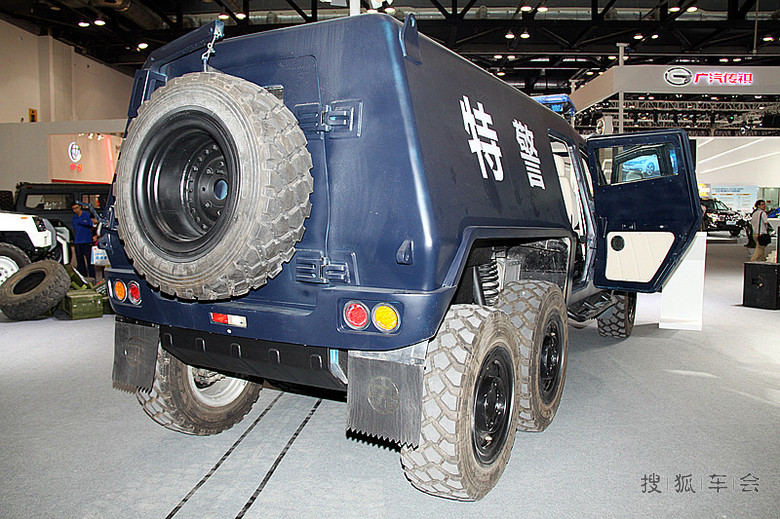 [实拍]越野房车大毒物枭龙P02_乐风-乐友队_搜