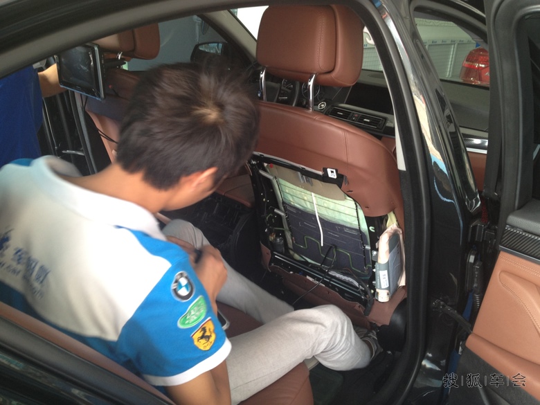 5系安装头枕屏~长途再也不无聊了_宝马5系论