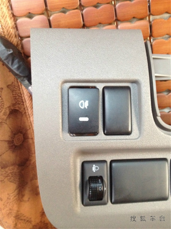 2014款 新阳光 舒适版 加装雾灯 日行天使灯 安