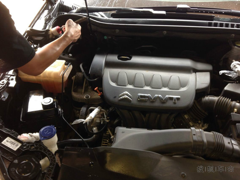 小5发动机表面清洁护理+漆面增艳护理_雪铁龙