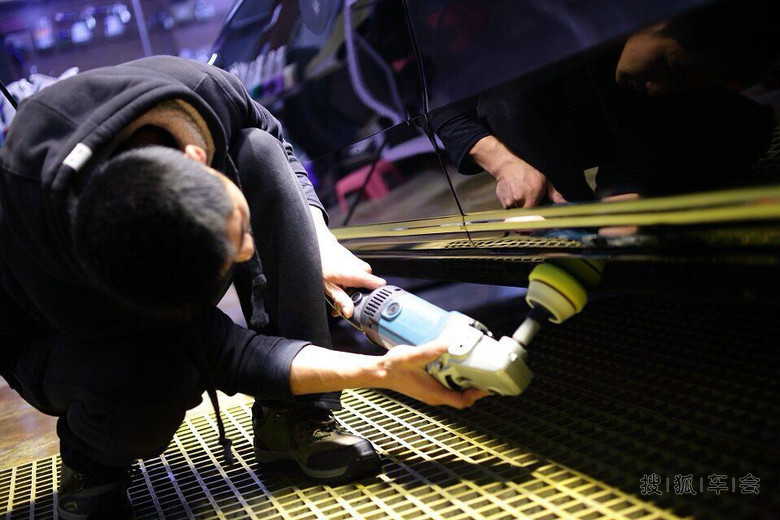 小5发动机表面清洁护理+漆面增艳护理_雪铁龙