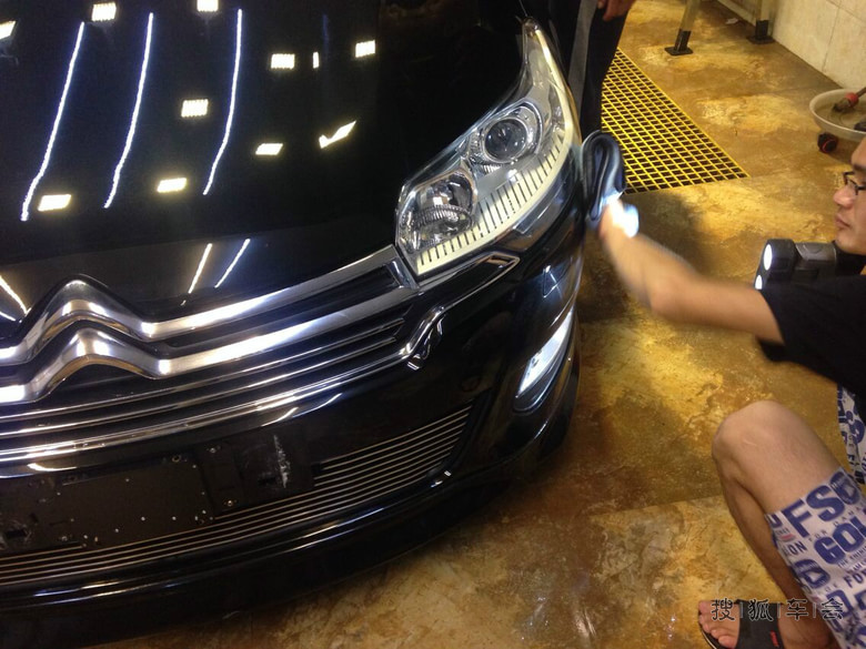 小5发动机表面清洁护理+漆面增艳护理_雪铁龙