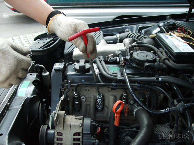 我爱普桑,DIY给电瓶充电,更换火花塞