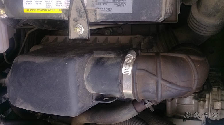 长城M4日常保养(更换空气滤和空调滤)_长城M