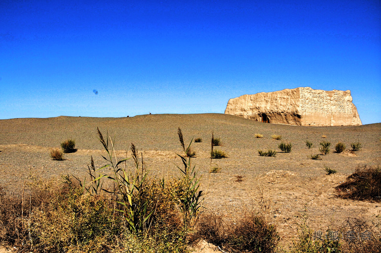 驾车西出玉门关,敦煌雅丹有奇观