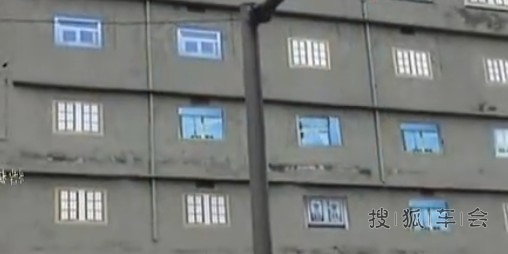 中国十大最丑建筑 上海面子楼