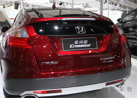 小两口的分歧,红色大歌不是更好看吗