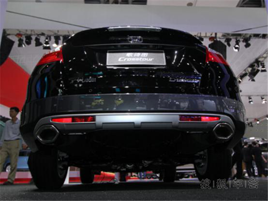 小两口的分歧,红色大歌不是更好看吗