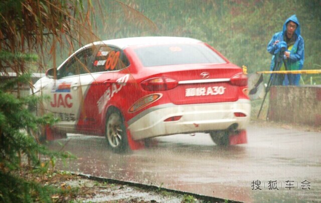 岳父大人说这弯儿不难 和悦A30证明这弯儿真