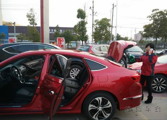 安徽尊贵红提车作业,普通版本红色也很漂亮!