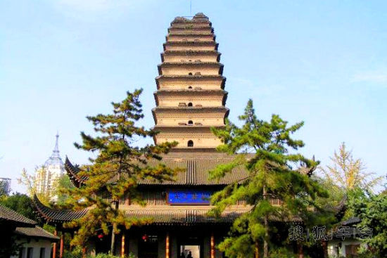 关于西安的传说之一--小雁塔顶上的口子