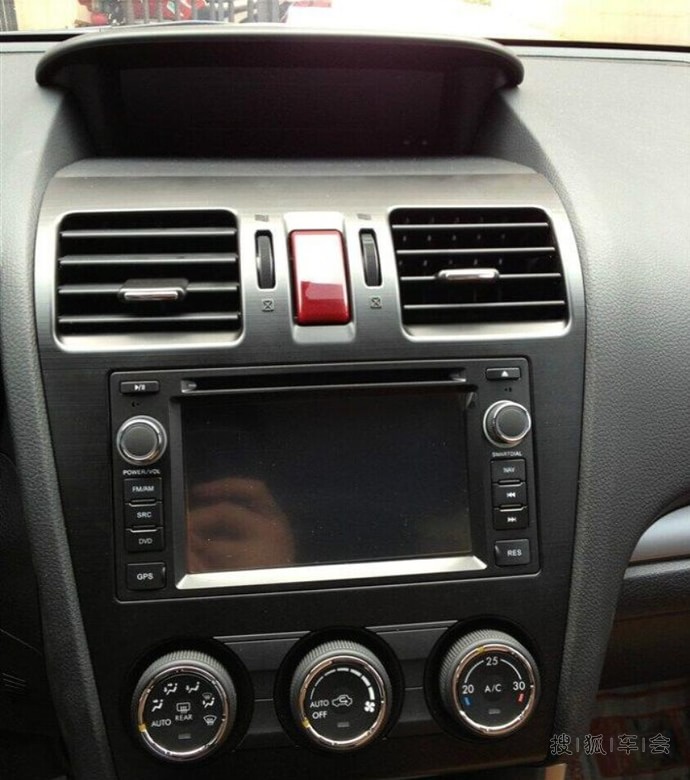 14款森林人2.0安装歌乐专用机NX403CXV_斯