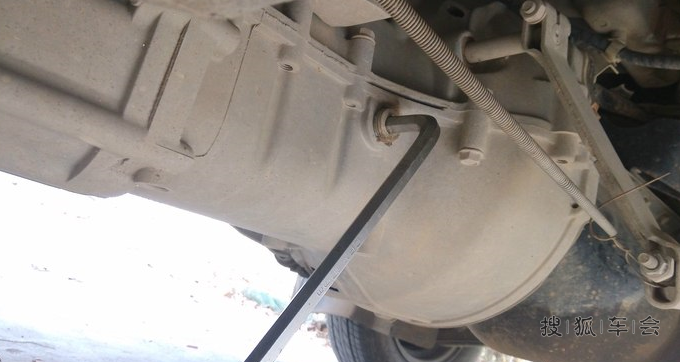 自己动手更换变速箱齿轮油_福建车友会