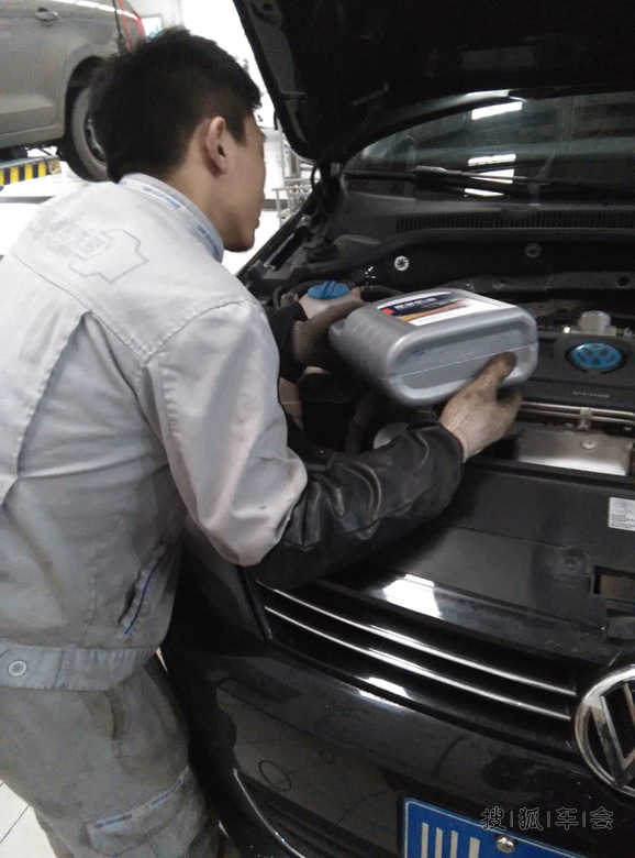 速腾1.4TSI保养作业