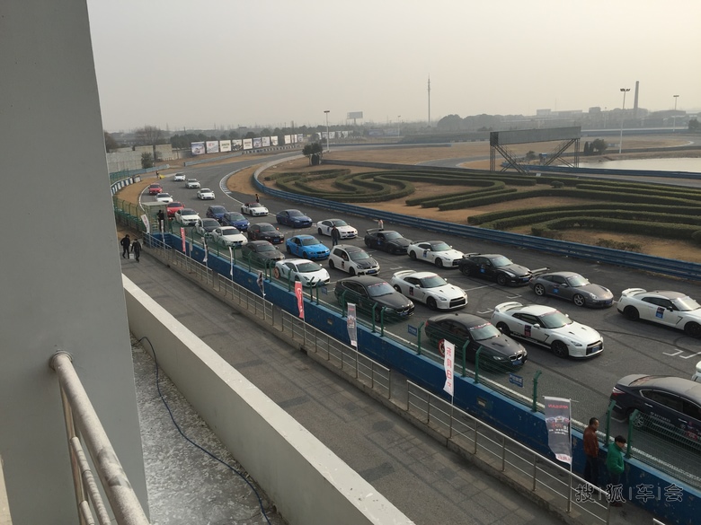 上海天马山赛车场的豪车比赛