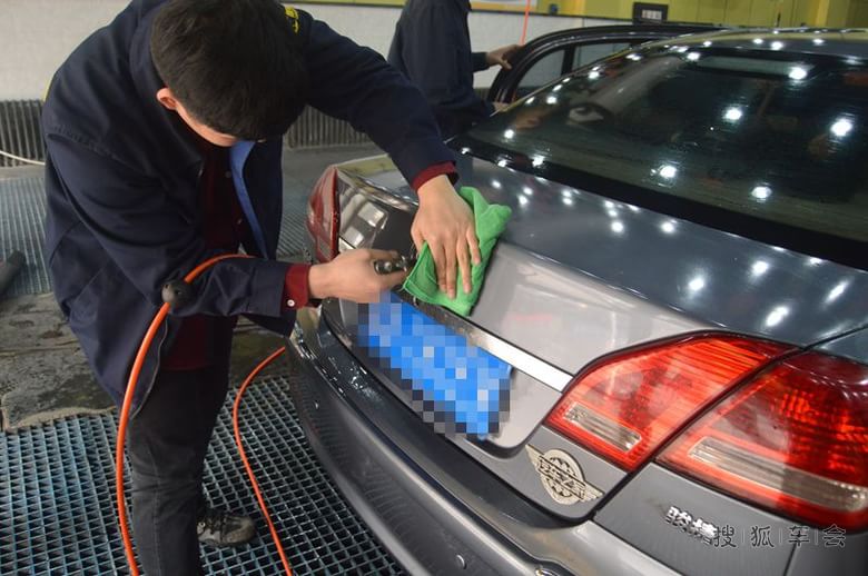 车会哈尔滨南岗直营店中华骏捷镀膜美容洗车施