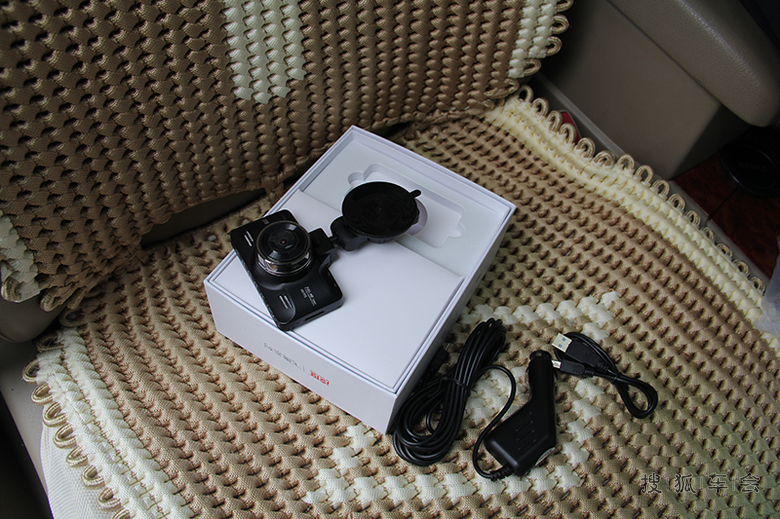 图文详解:帮同事安装高清行记录仪作业