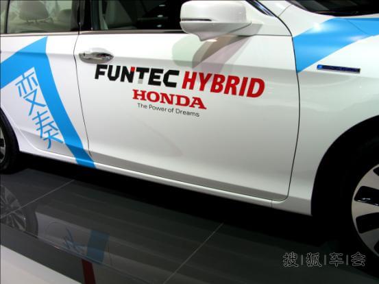 速七看得热血沸腾的人,看到车展上的跑车真想